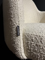 a64ab231-d20d-434b-b6d7-d79ce7c87e21